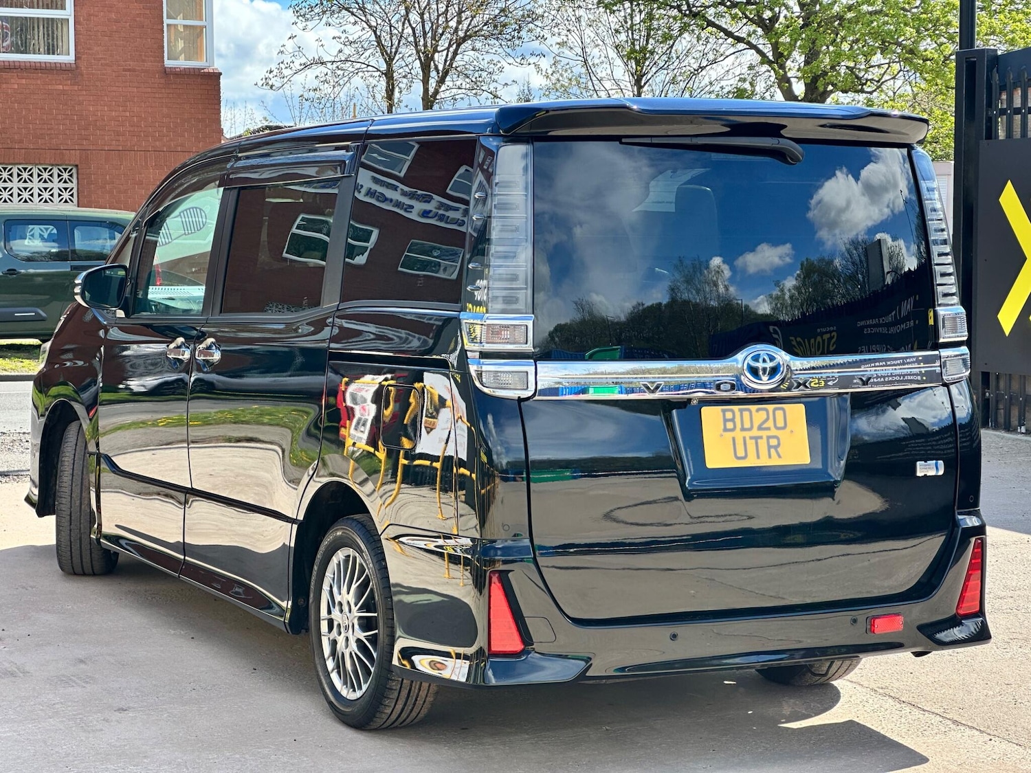 Used Toyota Voxy for sale - 78141399: Photo 8