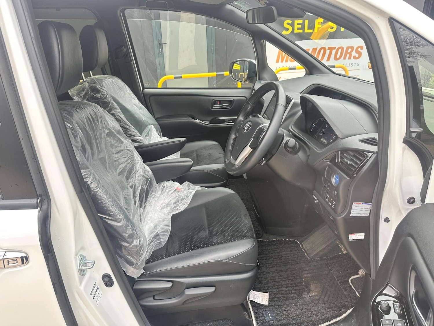 Used Toyota Voxy for sale - 77559560: Photo 21