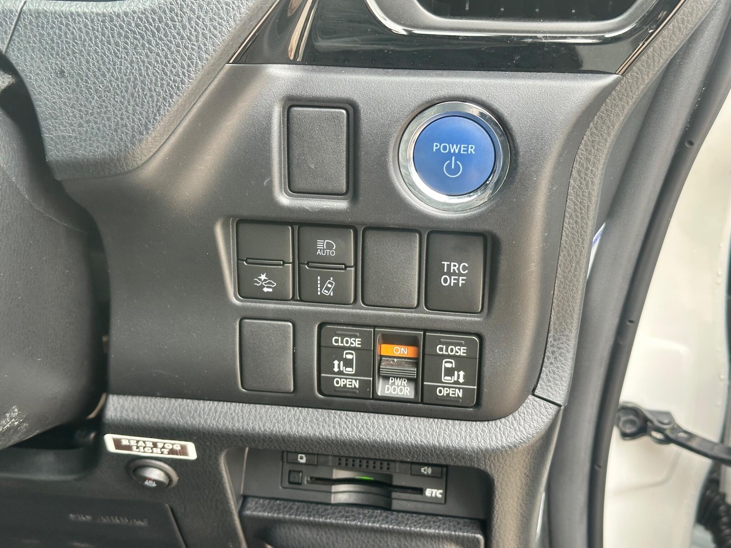 Used Toyota Voxy for sale - 77559560: Photo 22