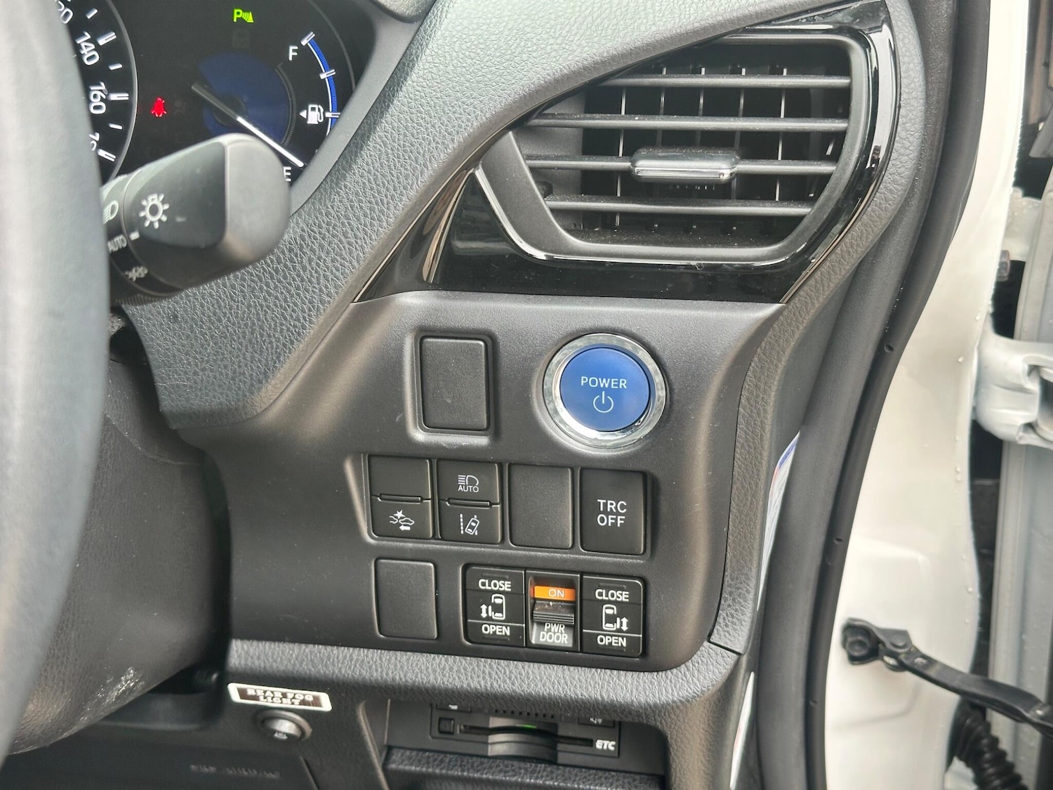 Used Toyota Voxy for sale - 77559560: Photo 23