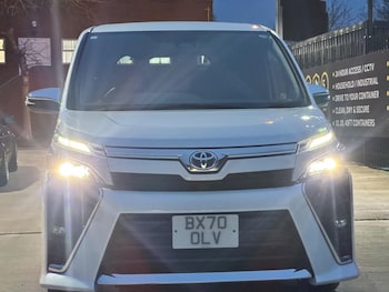Used Toyota Voxy 2020 for sale - 77559560: Photo
