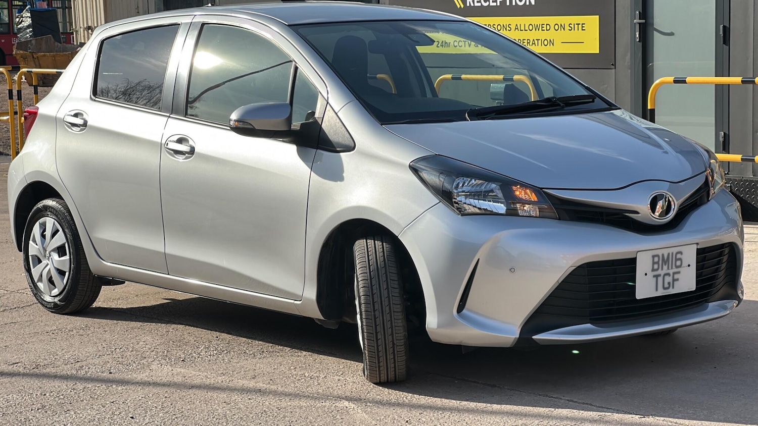 Used Toyota Yaris for sale - 78115234: Photo 3