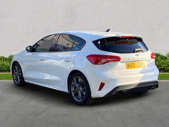 Used Ford Focus 2020 for sale - 75982230: Photo 2