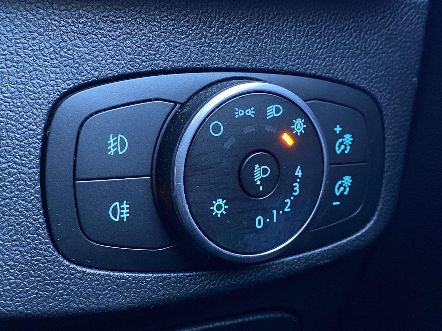 Used Ford Focus 2020 for sale - 76387180: Photo 37