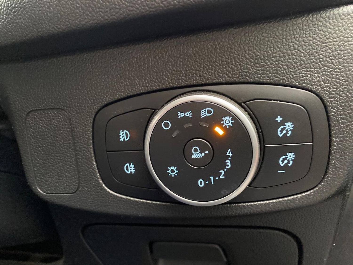 Used Ford Focus 2020 for sale - 76478235: Photo 22