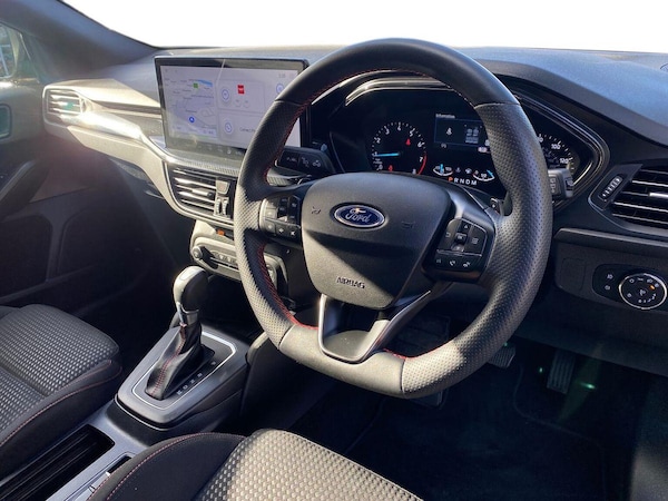 Used Ford Focus 2023 for sale - 76212032: Photo 15