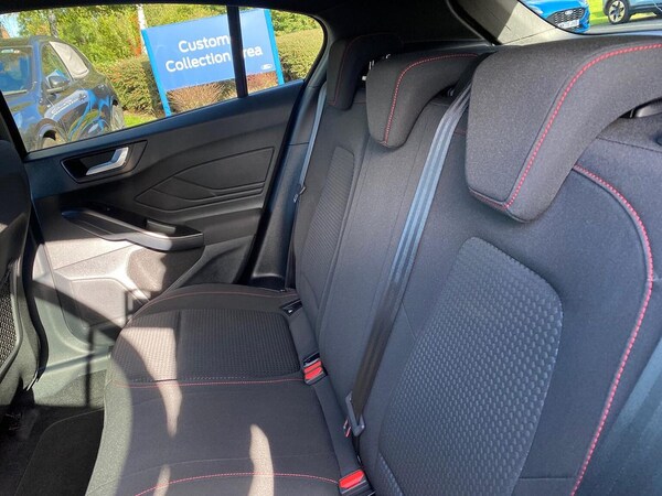Used Ford Focus 2023 for sale - 76212032: Photo 16