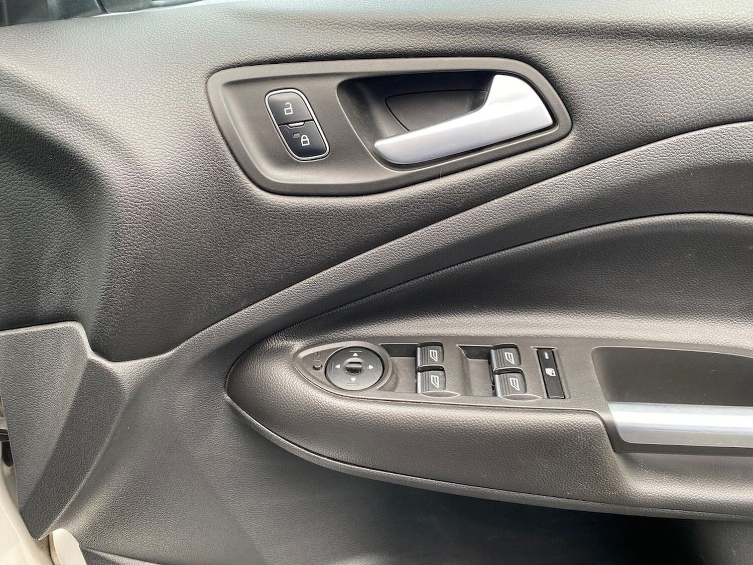 Used Ford Kuga 2017 for sale - 75958331: Photo 21
