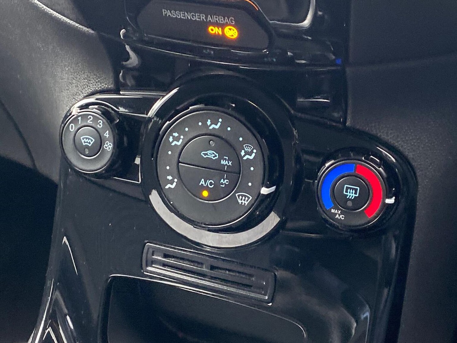 Used Ford Fiesta 2016 for sale - 76490814: Photo 12