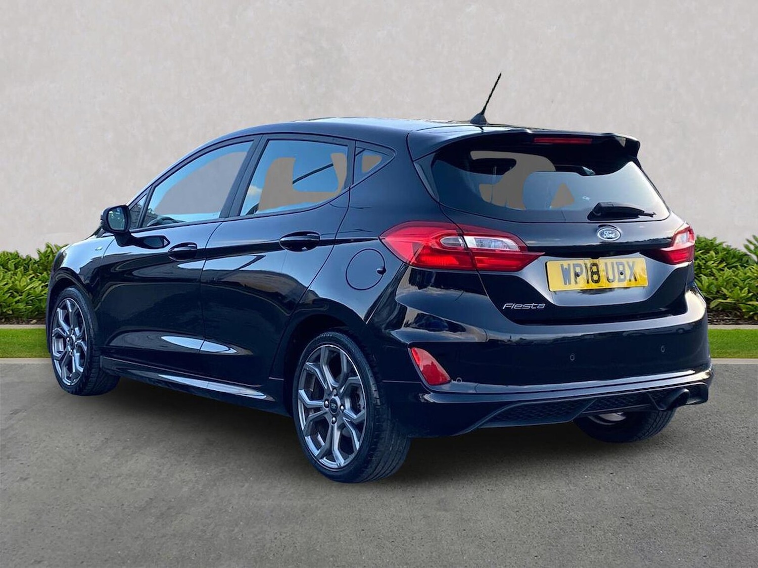 Used Ford Fiesta 2018 for sale - 76407372: Photo 2