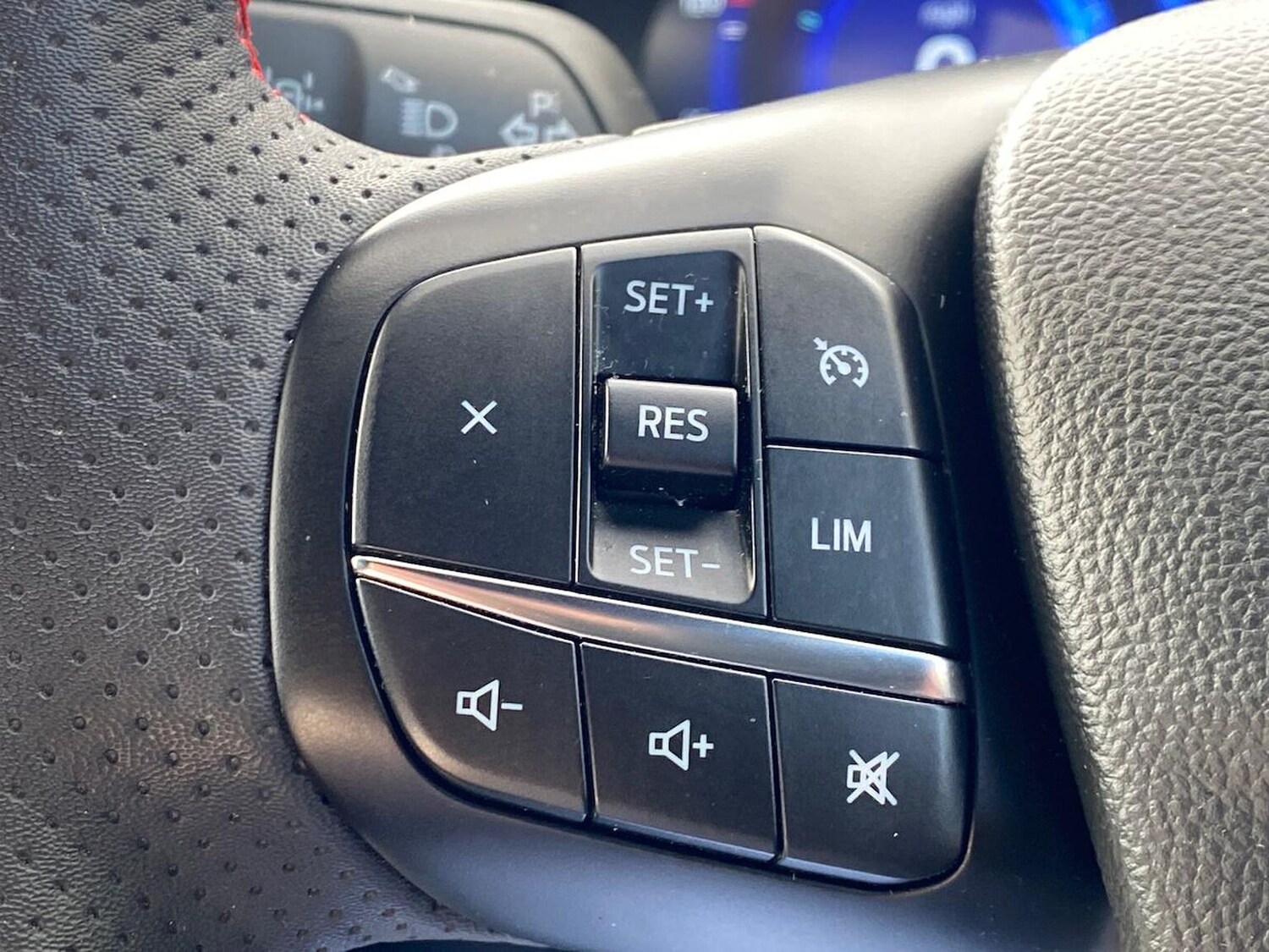 Used Ford Kuga 2023 for sale - 75975367: Photo 26
