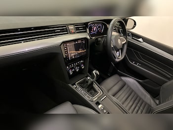 Used Volkswagen Passat 2019 for sale - 76101990: Photo 2