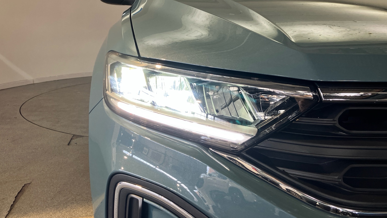 Used Volkswagen T-Roc 2023 for sale - 76494444: Photo 23