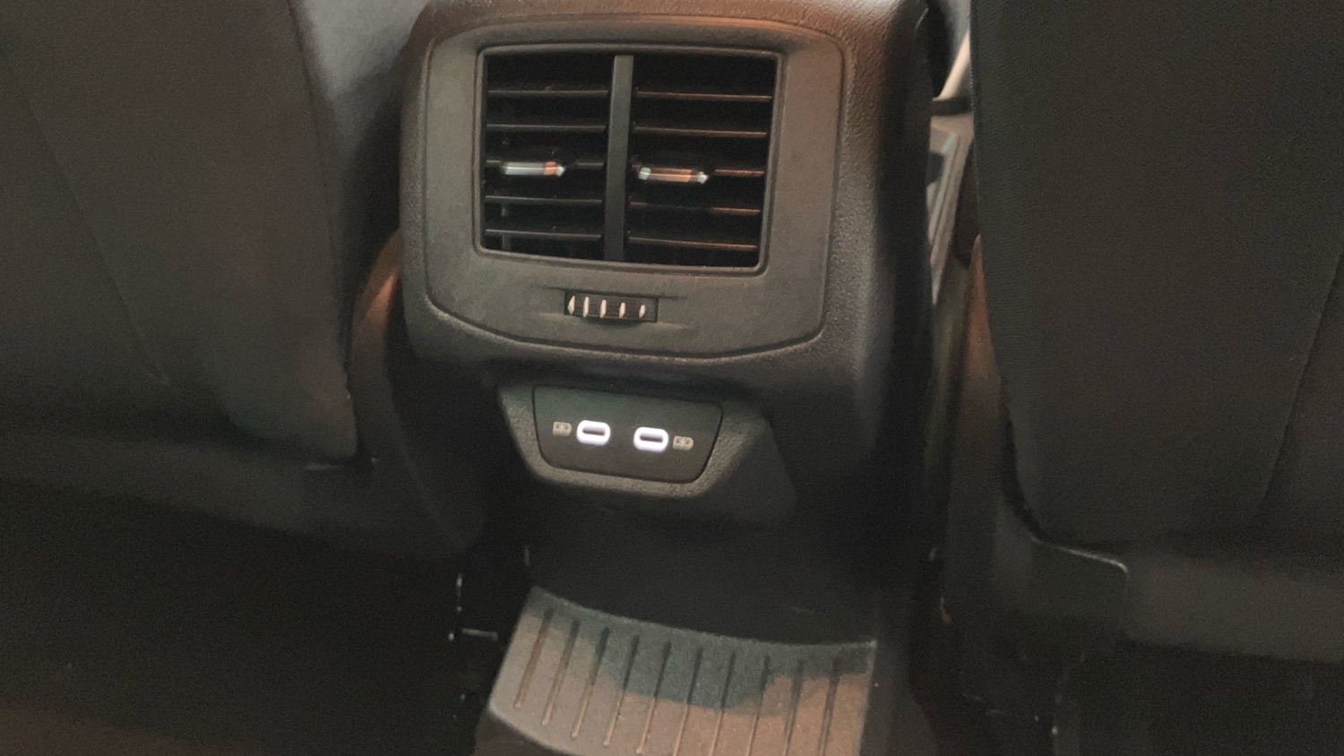 Used Volkswagen T-Roc 2023 for sale - 76494444: Photo 30