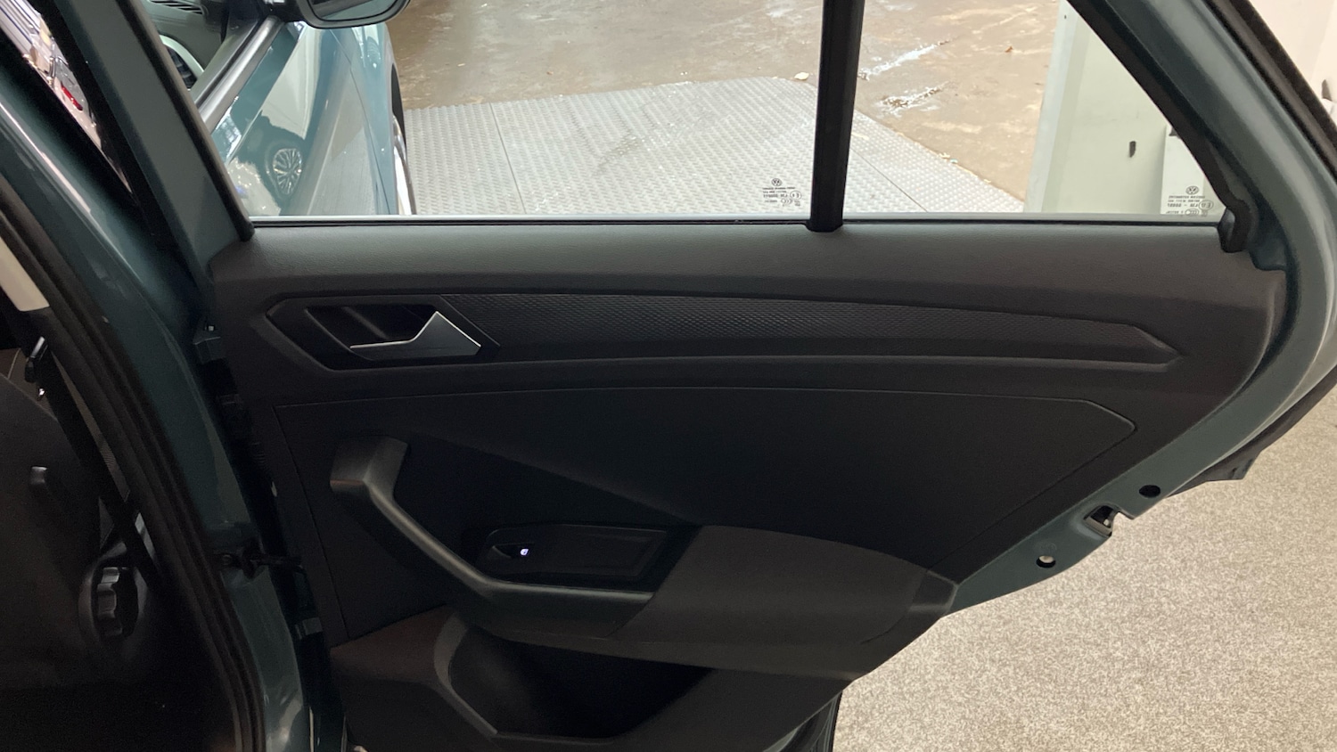 Used Volkswagen T-Roc 2023 for sale - 76494444: Photo 31