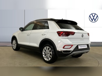Used Volkswagen T-Roc 2022 for sale - 76405161: Photo