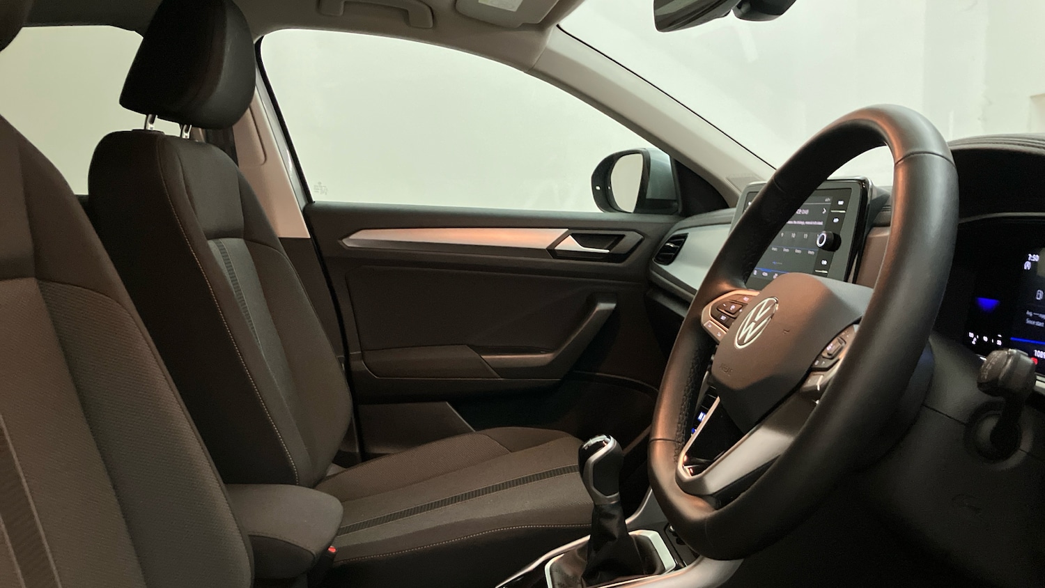 Used Volkswagen T-Roc 2025 for sale - 77113271: Photo 15