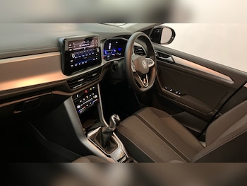 Used Volkswagen T-Roc 2023 for sale - 78565402: Photo