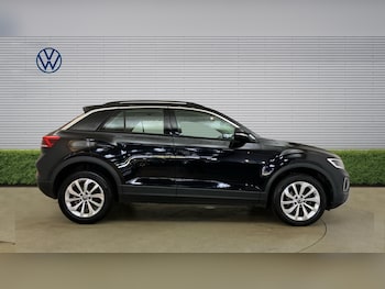 Used Volkswagen T-Roc 2023 for sale - 78565402: Photo