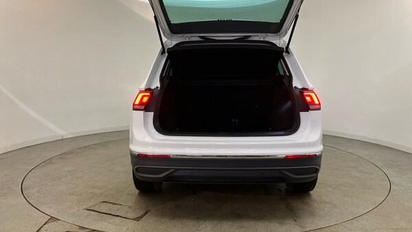 Used Volkswagen Tiguan 2022 for sale - 76117292: Photo 44