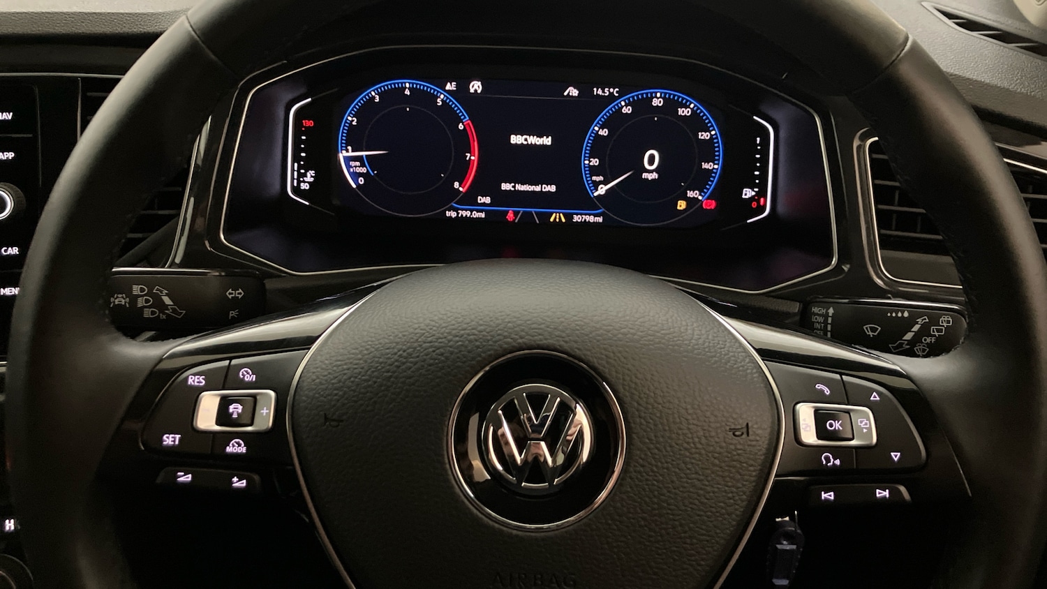 Used Volkswagen T-Roc 2018 for sale - 76862227: Photo 10