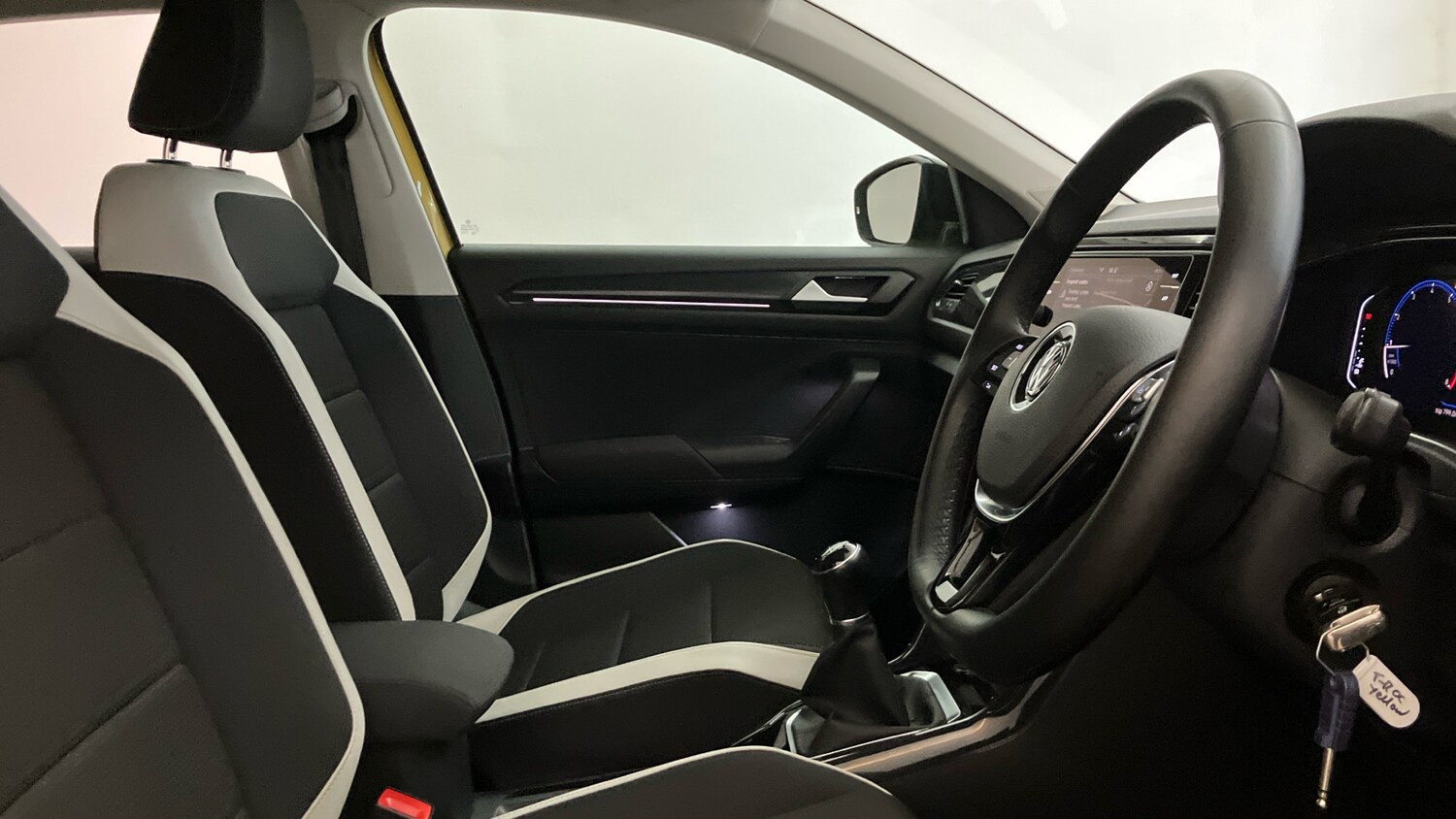 Used Volkswagen T-Roc 2018 for sale - 76862227: Photo 15