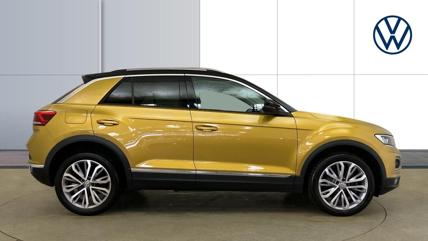 Used Volkswagen T-Roc 2018 for sale - 76862227: Photo 4