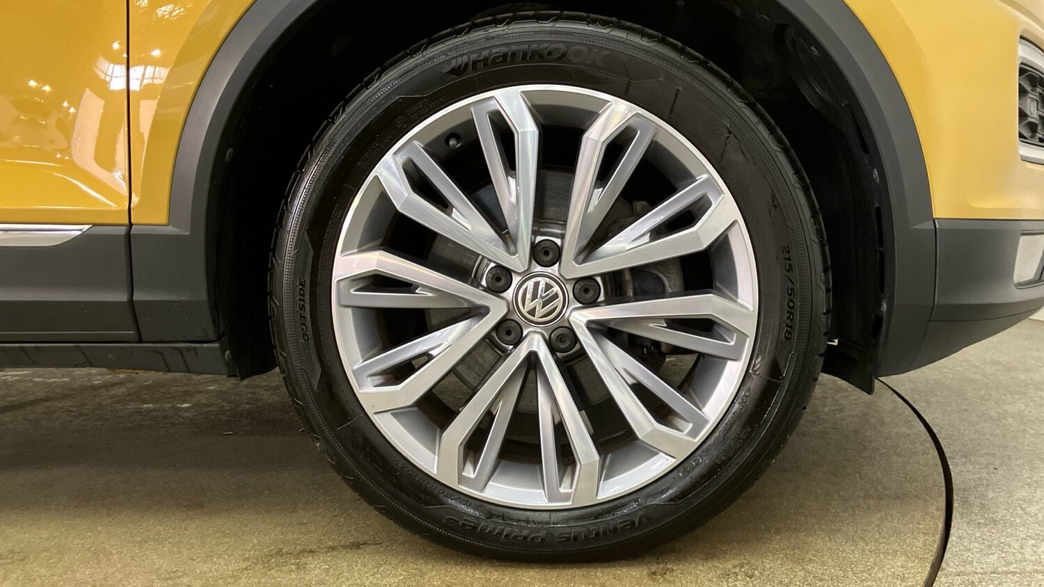 Used Volkswagen T-Roc 2018 for sale - 76862227: Photo 5