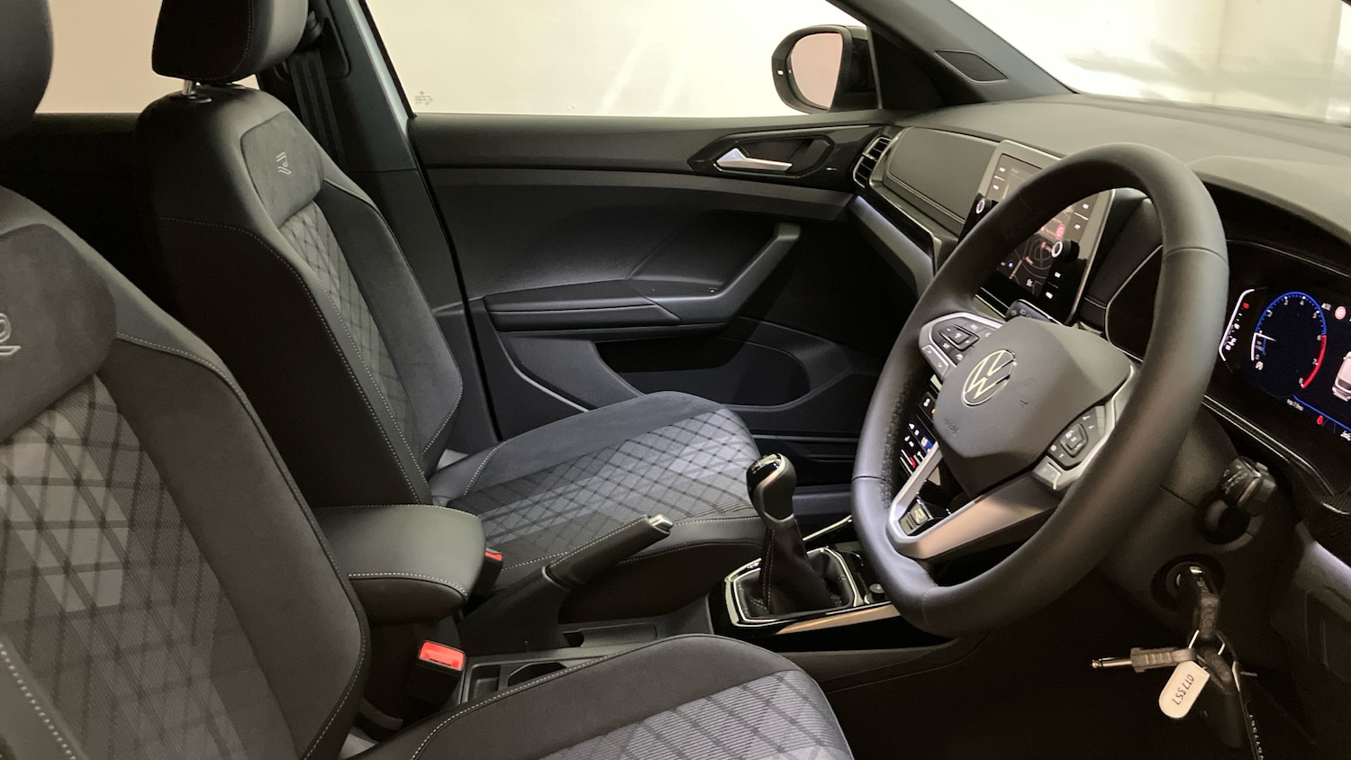 Used Volkswagen T-Cross 2025 for sale - 76968759: Photo 25