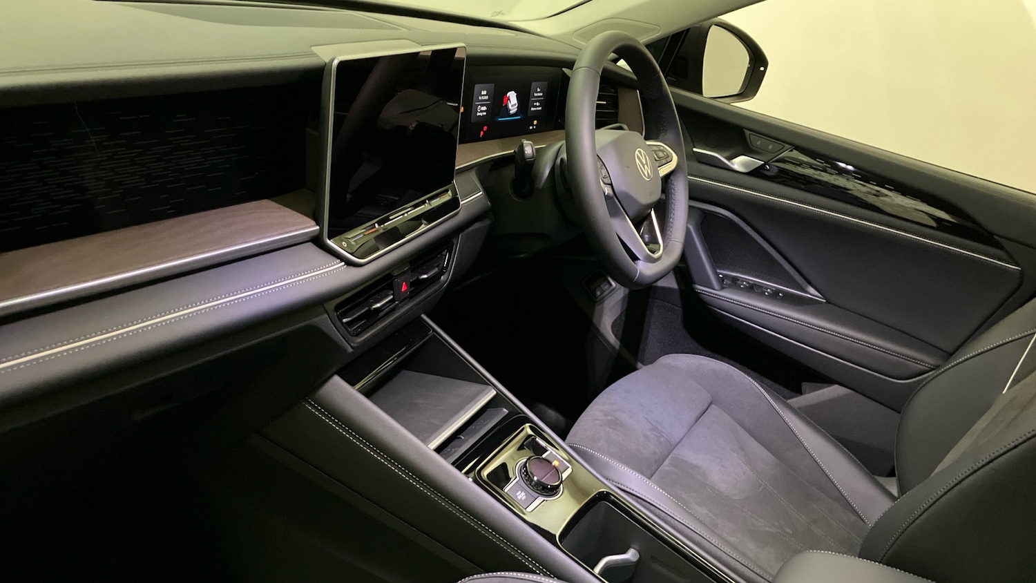 Used Volkswagen Touran 2025 for sale - 77982762: Photo 2