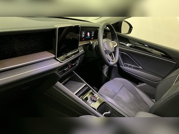 Used Volkswagen Touran 2025 for sale - 77982762: Photo