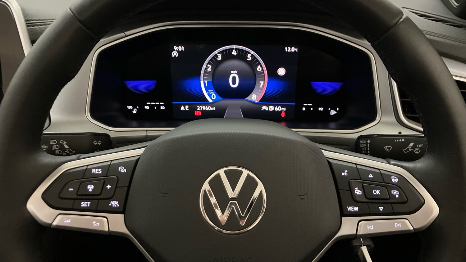 Used Volkswagen T-Roc 2022 for sale - 76232226: Photo 10