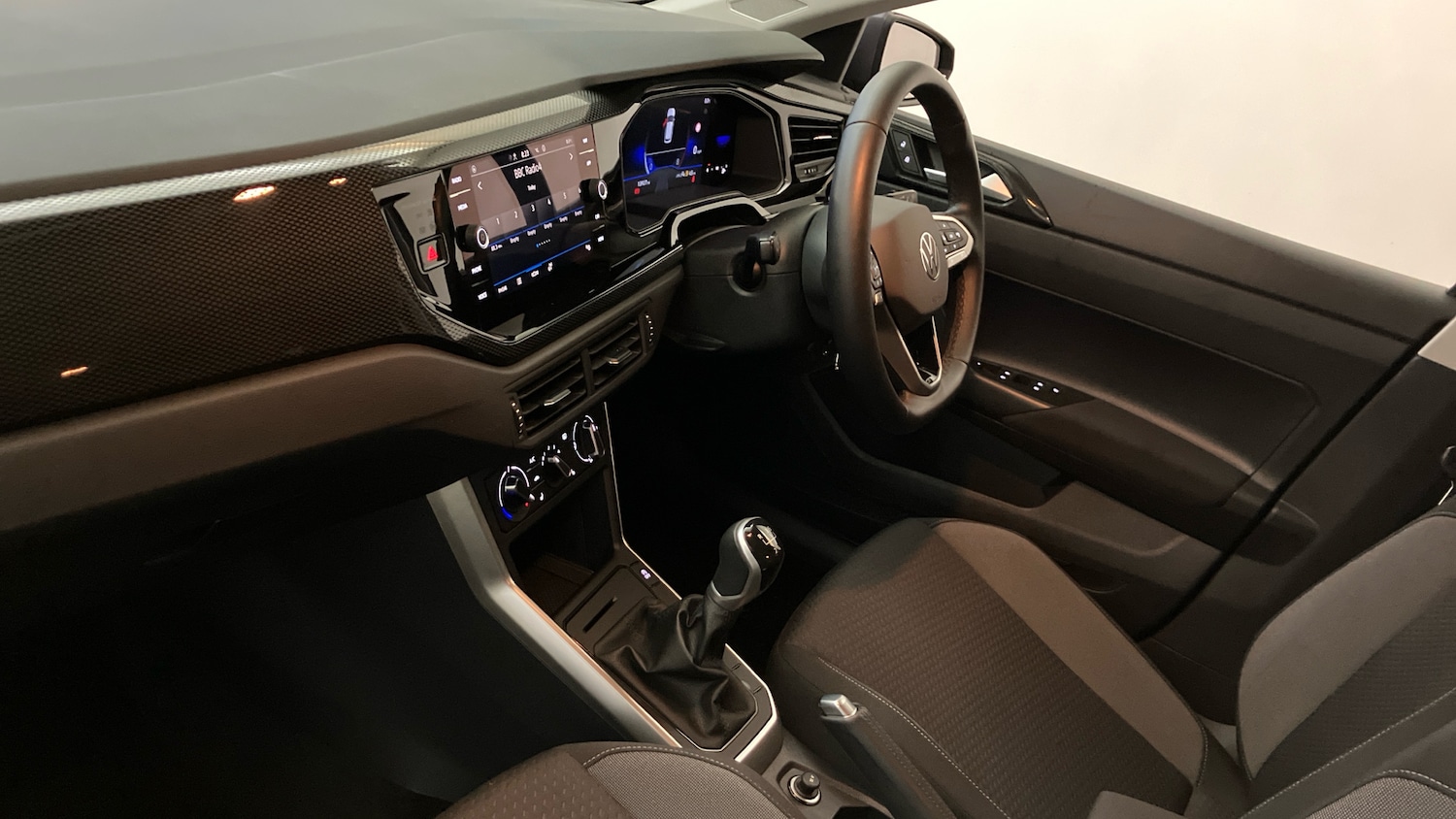 Used Volkswagen Polo 2024 for sale - 77893174: Photo 2