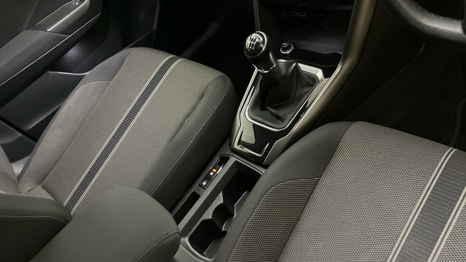 Used Volkswagen T-Roc 2018 for sale - 77225683: Photo 14