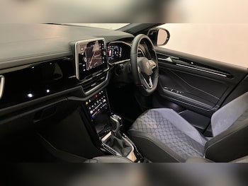 Used Volkswagen T-Roc 2022 for sale - 76776325: Photo