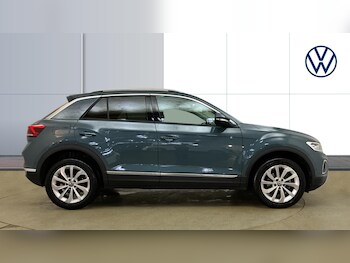 Used Volkswagen T-Roc 2023 for sale - 77449302: Photo