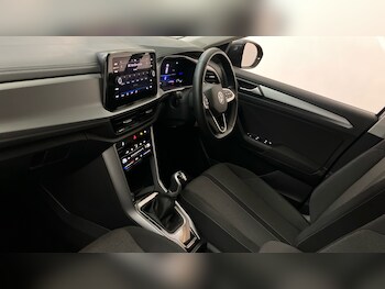 Used Volkswagen T-Roc 2024 for sale - 77517425: Photo