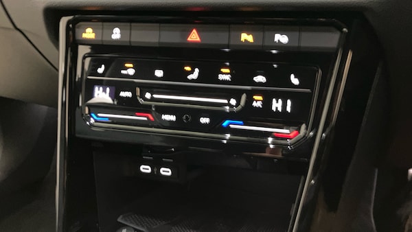 Used Volkswagen T-Roc 2025 for sale - 76063663: Photo 13