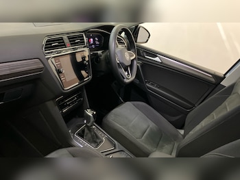 Used Volkswagen Tiguan Allspace 2023 for sale - 77883865: Photo