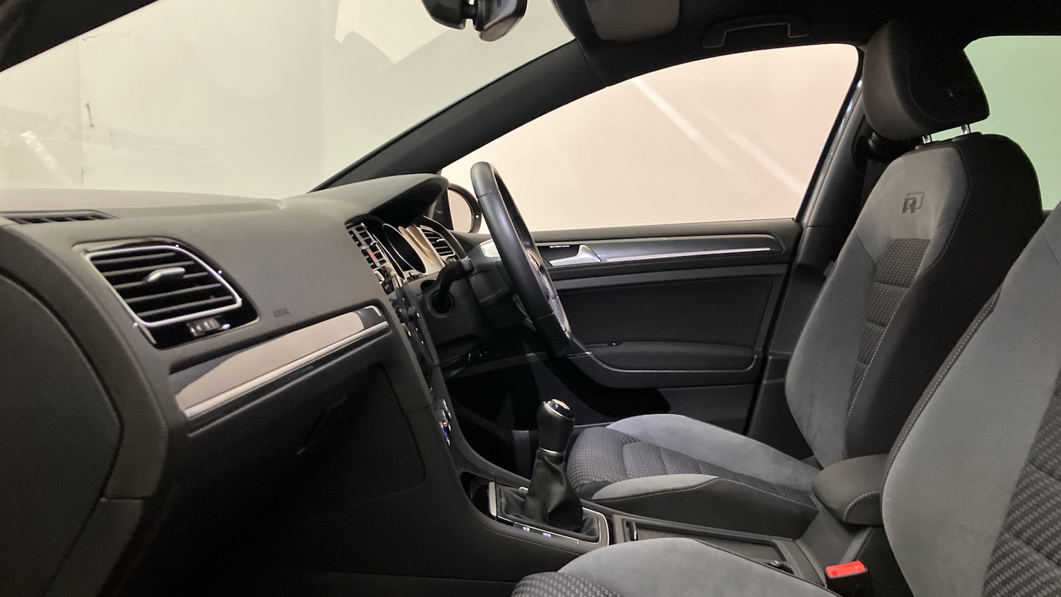 Used Volkswagen Golf 2020 for sale - 77062051: Photo 23