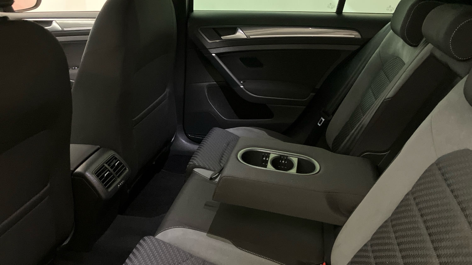 Used Volkswagen Golf 2020 for sale - 77062051: Photo 24