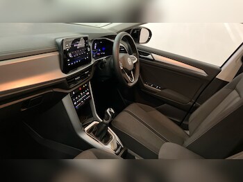 Used Volkswagen T-Roc 2023 for sale - 76957002: Photo