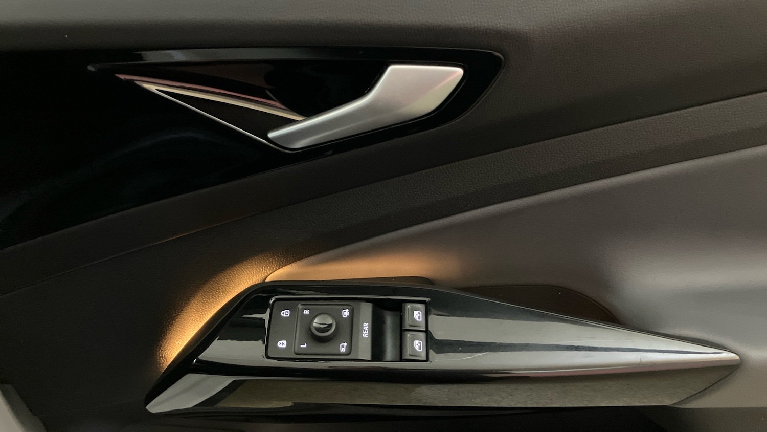 Used Volkswagen ID.4 2022 for sale - 76392235: Photo 19