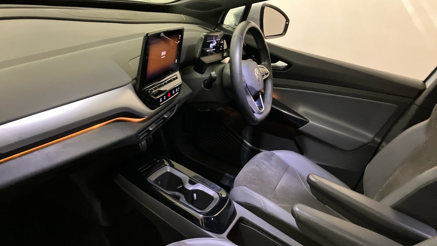 Used Volkswagen ID.4 2022 for sale - 76392235: Photo 2