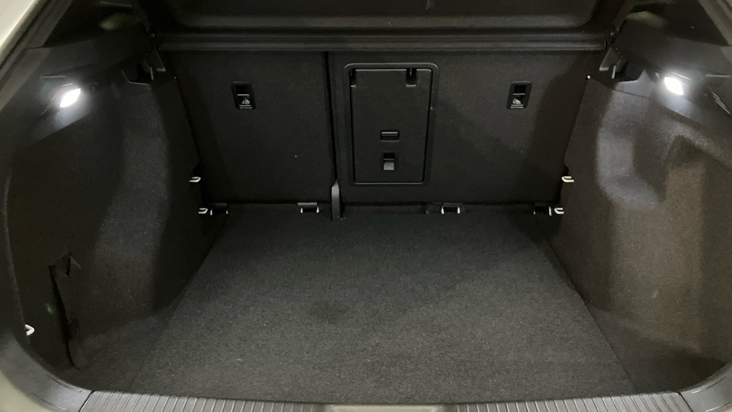 Used Volkswagen ID.4 2022 for sale - 76392235: Photo 20