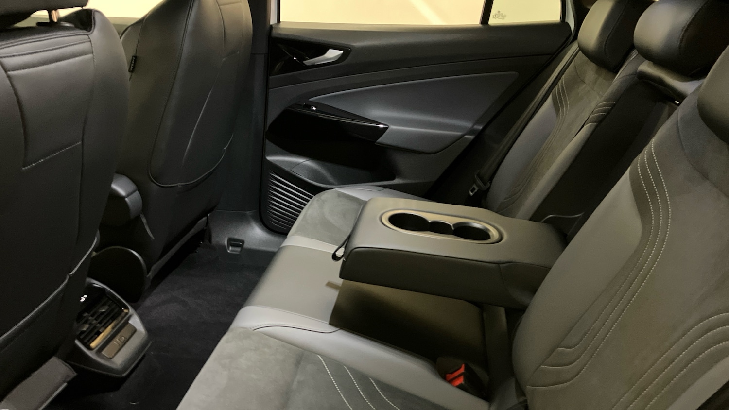 Used Volkswagen ID.4 2022 for sale - 76392235: Photo 24