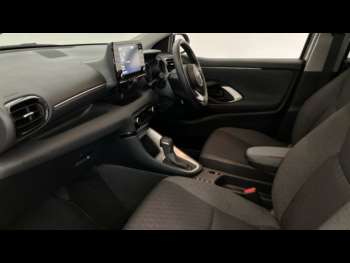 Used Toyota Yaris 2022 for sale - 74742608: Photo