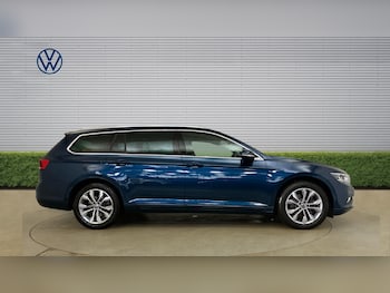 Used Volkswagen Passat 2023 for sale - 78914476: Photo