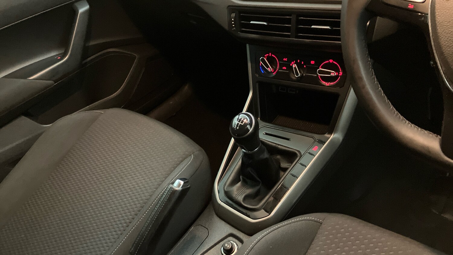 Used Volkswagen Polo 2019 for sale - 76627801: Photo 14