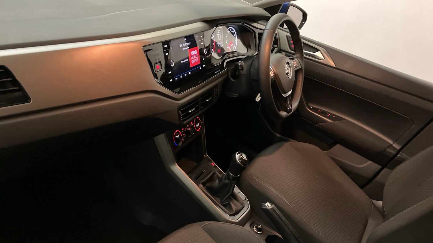 Used Volkswagen Polo 2019 for sale - 76627801: Photo 2